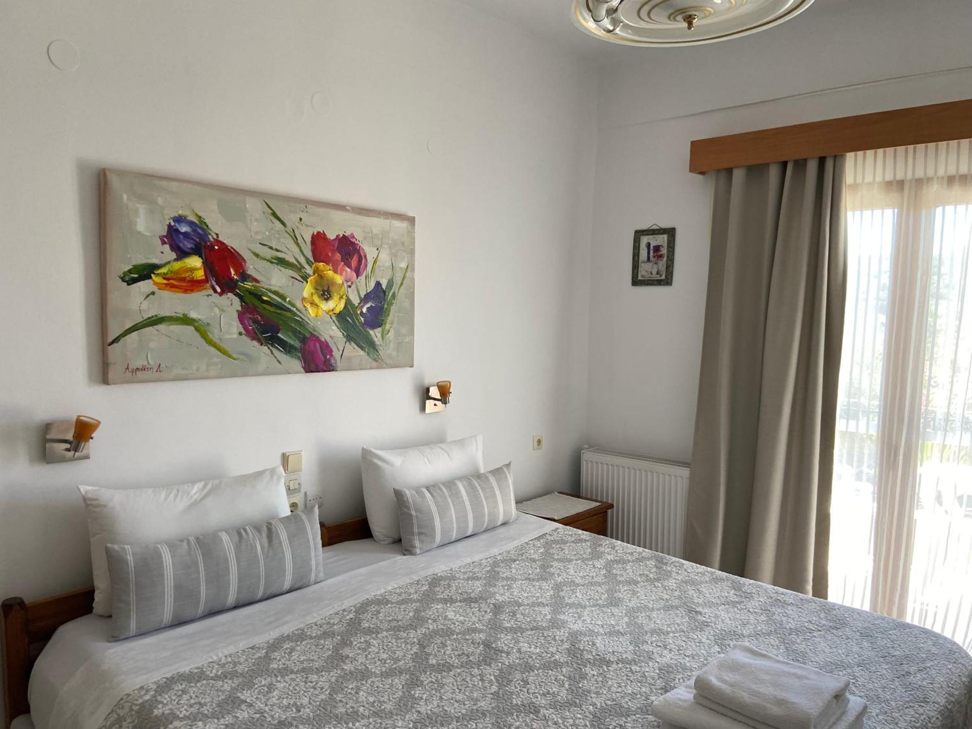 Floros Apartments Agios Stefanos Avliotes  Exterior foto